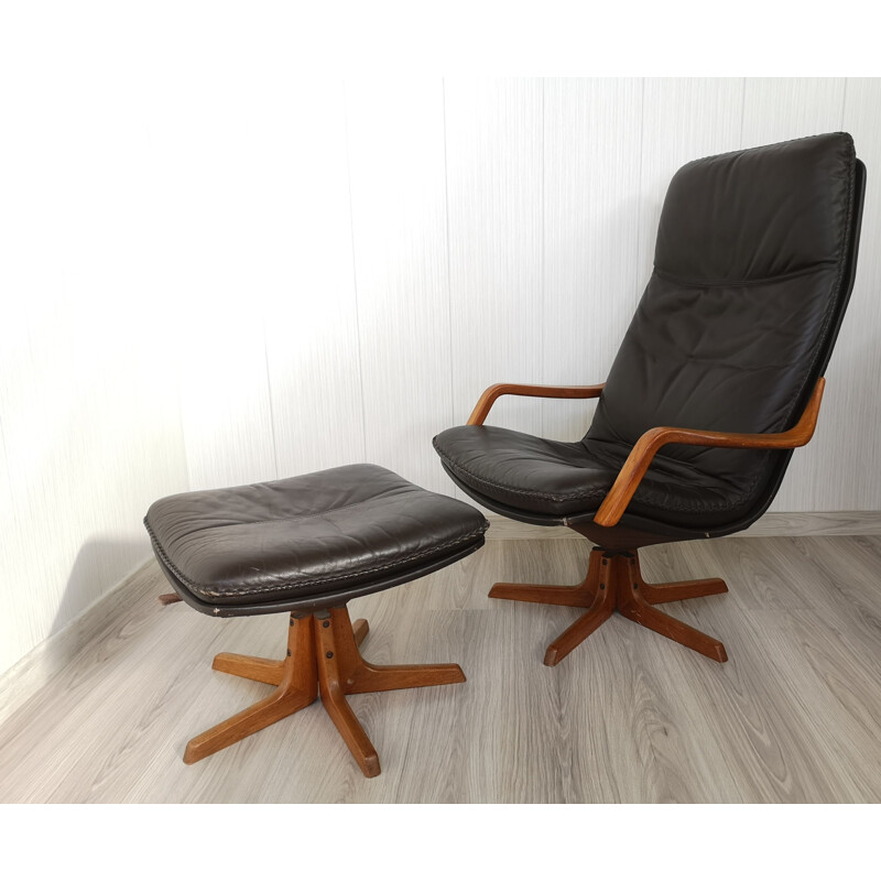 Vintage lederen fauteuil met voetenbankje van Berg C90, Denemarken 1970