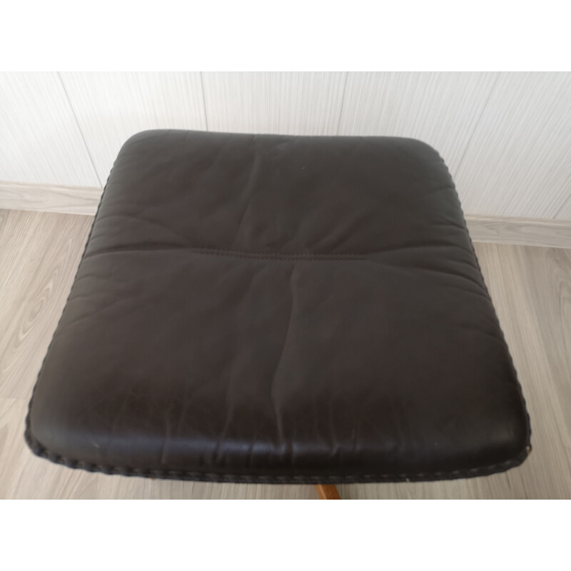 Sillón vintage de cuero con reposapiés de Berg C90, Dinamarca 1970