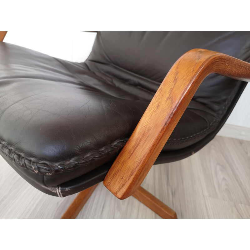 Sillón vintage de cuero con reposapiés de Berg C90, Dinamarca 1970