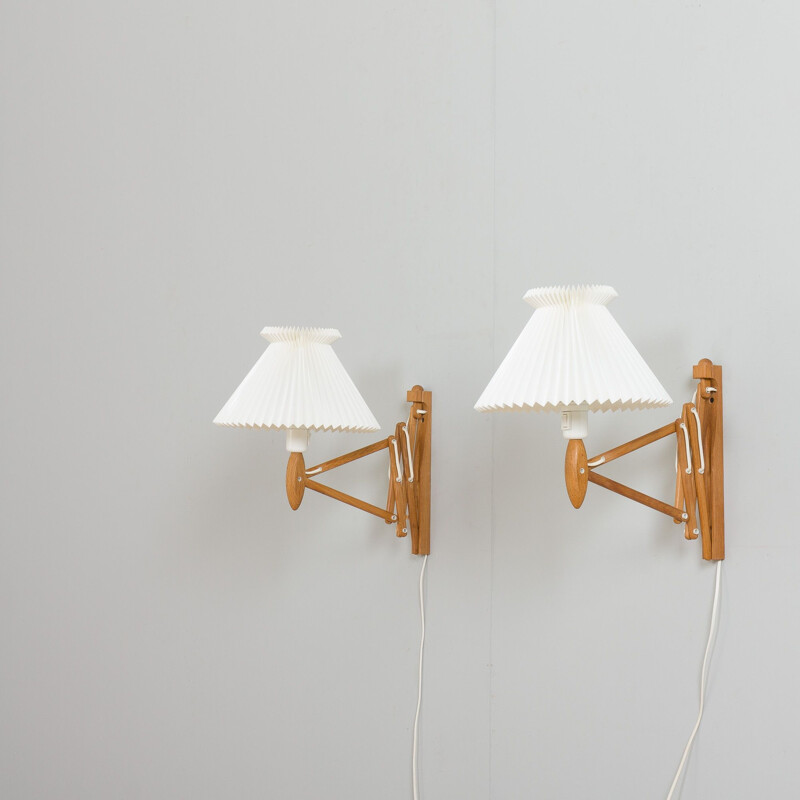 Pair of vintage oak wall lamp by Erik Hansen, Denmark