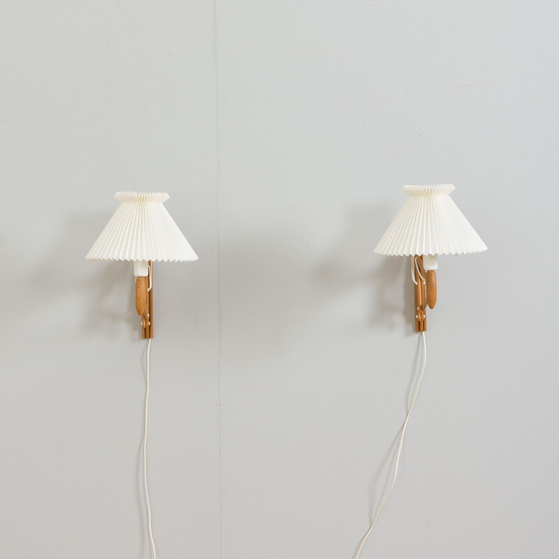 Pair of vintage oak wall lamp by Erik Hansen, Denmark