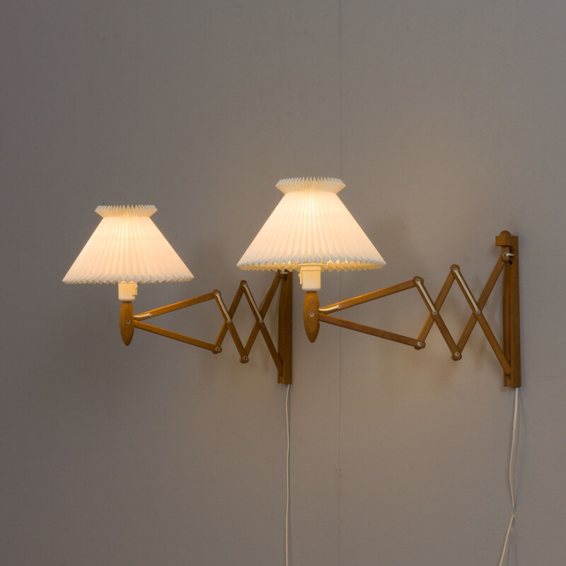 Pair of vintage oak wall lamp by Erik Hansen, Denmark