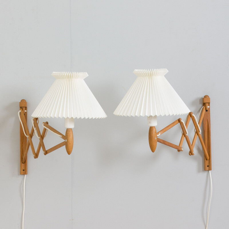 Paar vintage eikenhouten wandlampen van Erik Hansen, Denemarken