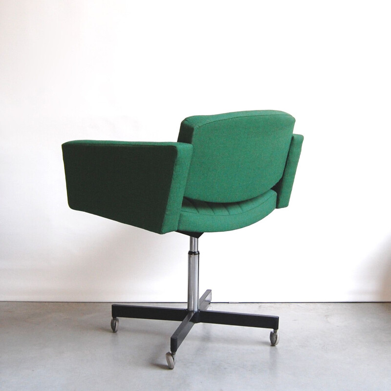 Vintage "Conseil" desk chair with green fabric by Pierre Guariche for Meurop, 1960s