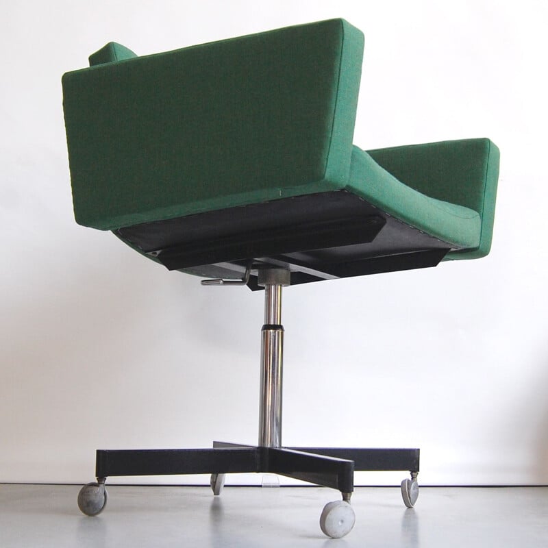 Fauteuil de bureau vintage "Conseil" en tissu vert de Pierre Guariche pour Meurop, 1960