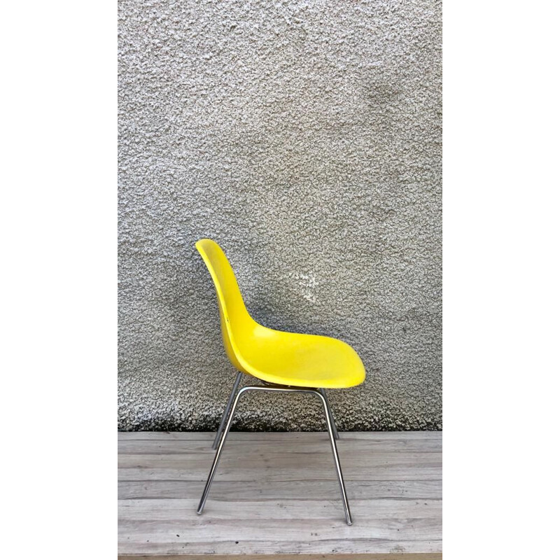 Vintage fiberglass chair by Charles Eames for Herman Miller