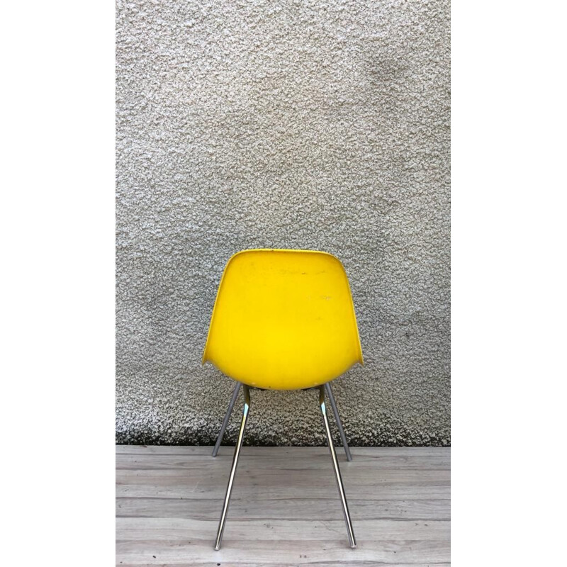 Vintage fiberglass chair by Charles Eames for Herman Miller