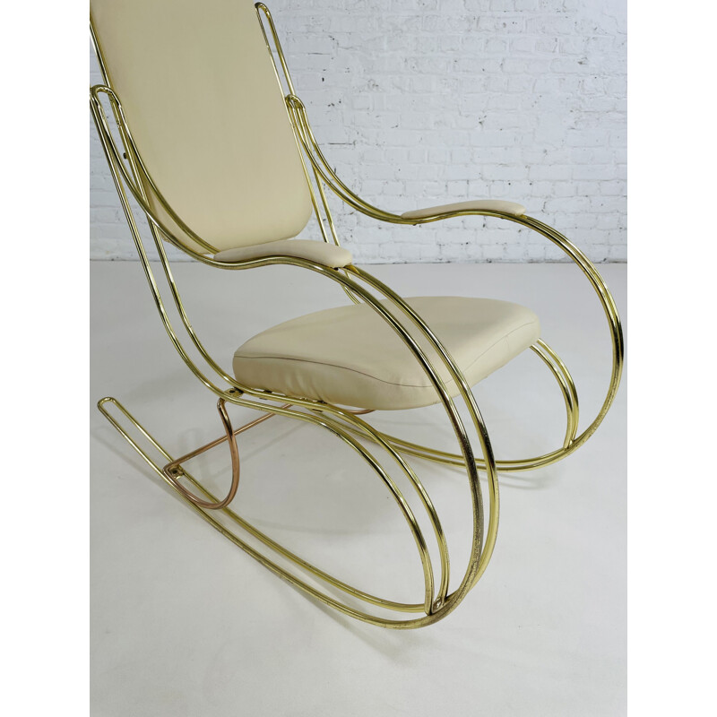 Vintage schommelstoel van messing en ecru kunstleer, 1960