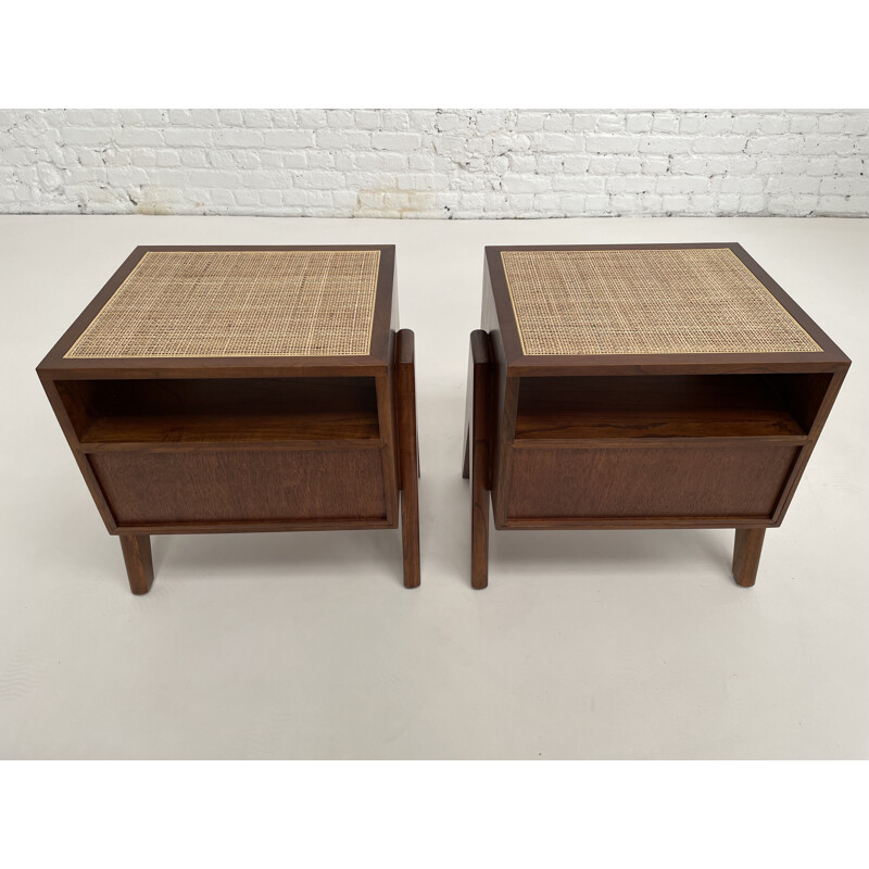 Vintage-Nachttischpaar aus Holz und Rattan