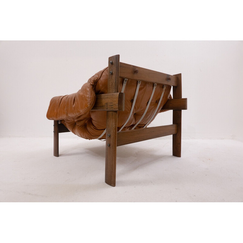 Pareja de sillones vintage de cuero y madera de Percival Lafer para Lafer Mp, Brasil 1960