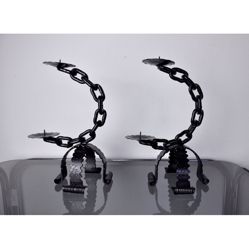 Pareja de candelabros "Cadenas" Brutalistas vintage en hierro forjado negro, Italia 1960