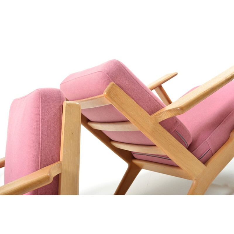 Paire de fauteuils "GE-290" Getama en chêne et tissu laine rose, Hans J. WEGNER - 1960