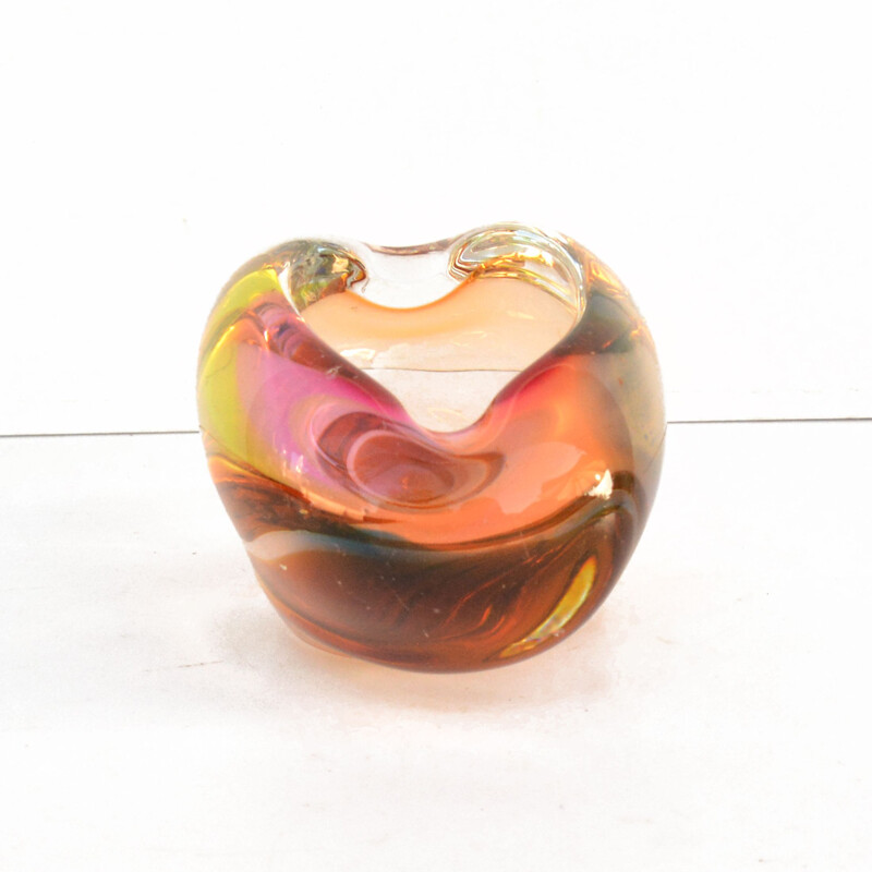 Vintage modern organic ashtray in multicolored glass by M. Velíšková for Skrdlovice, Czechoslovakia 1960