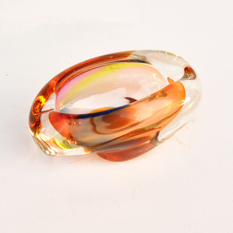 Vintage modern organic ashtray in multicolored glass by M. Velíšková for Skrdlovice, Czechoslovakia 1960