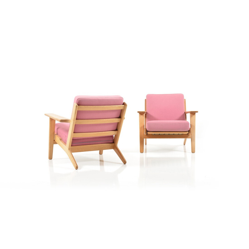 Pair of Getama "GE-290" armchairs in oak and pink wool fabric, Hans J. WEGNER - 1960s