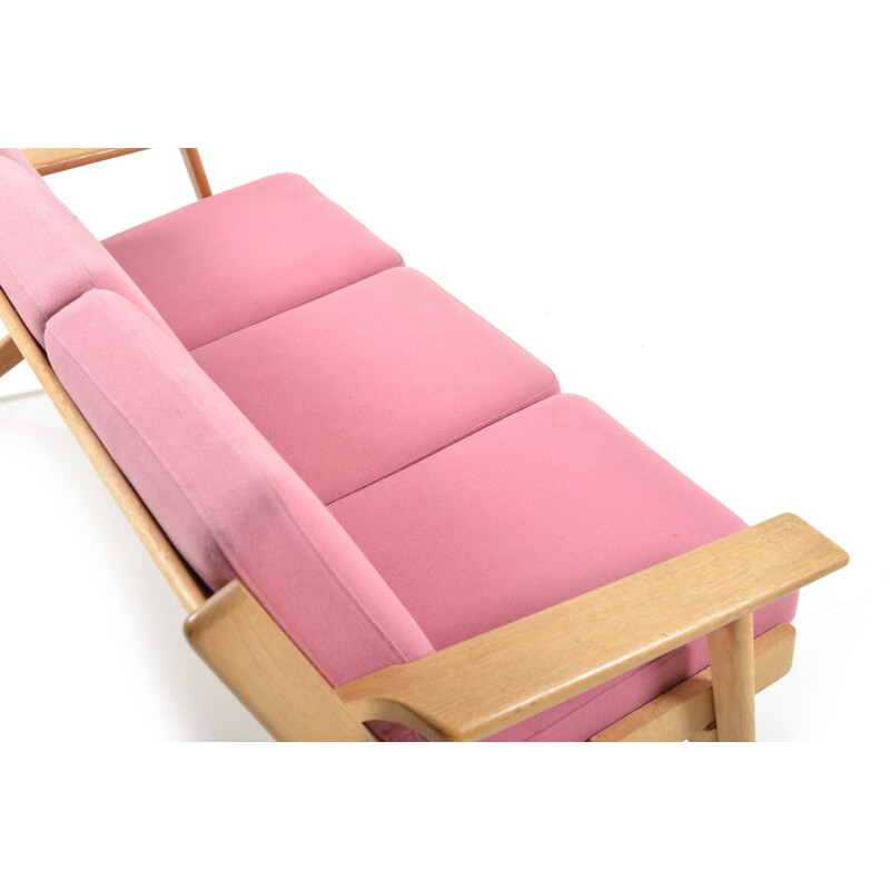 Getama "GE-290/3" 3-seater sofa in oak and pink fabric, Hans J. WEGNER - 1960s