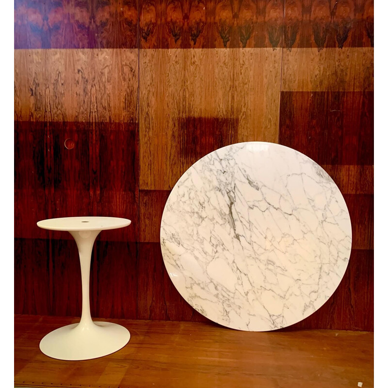 Vintage white marble Tulip table by Knoll