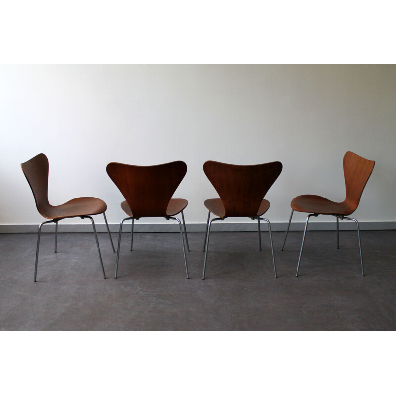 Set of 4 vintage Series 7 teak chairs by Arne Jacobsen for Fritz Hansen, 1960s