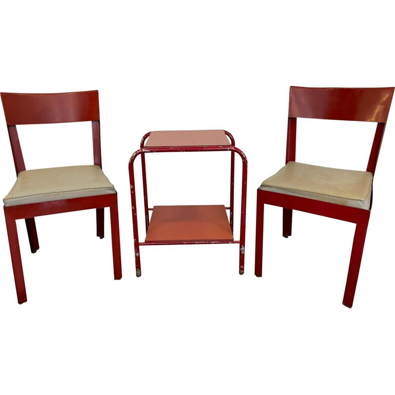 Coppia di sedie e tavolino vintage in metallo laccato di Jean Prouvé per Sanotorium, 1935