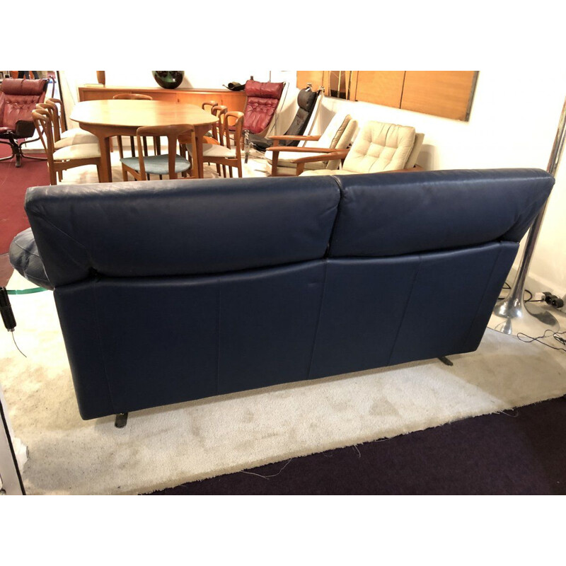 Italienisches Vintage-Sofa aus blauem Leder mit drehbaren Ablagen von Paolo Piva, 1980