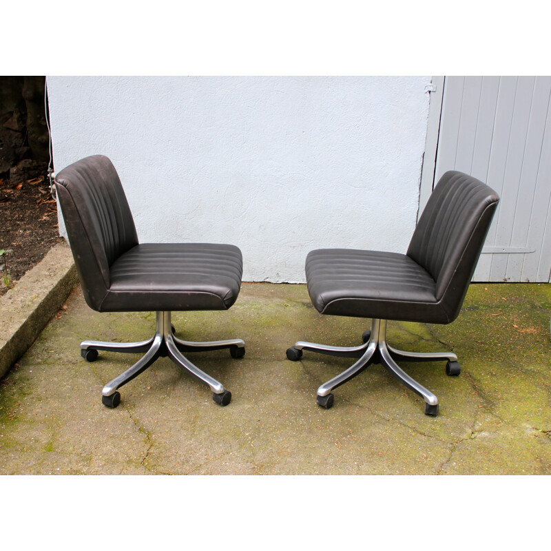 Tecno pair of chairs in leatherette, Osvaldo BORSANI - 1970s