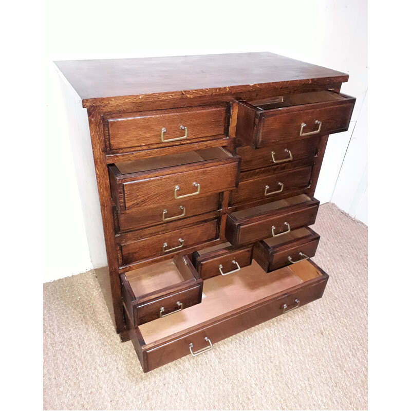Vintage chest of drawers in oak and gilded metal