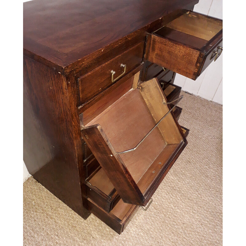 Vintage chest of drawers in oak and gilded metal