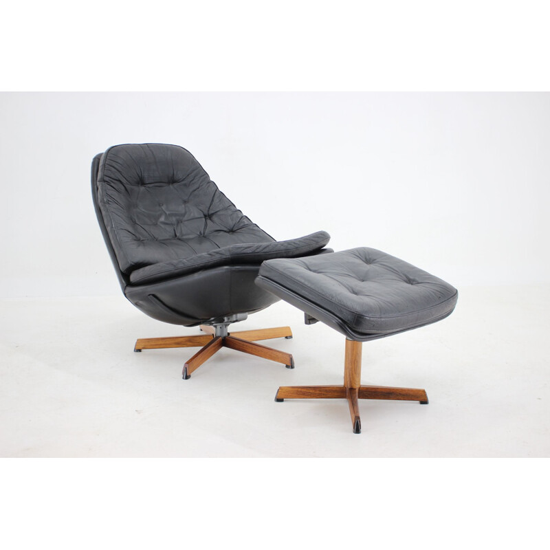 Sillón reclinable vintage de cuero negro y reposapiés de Madsen y Schubell, Dinamarca 1960