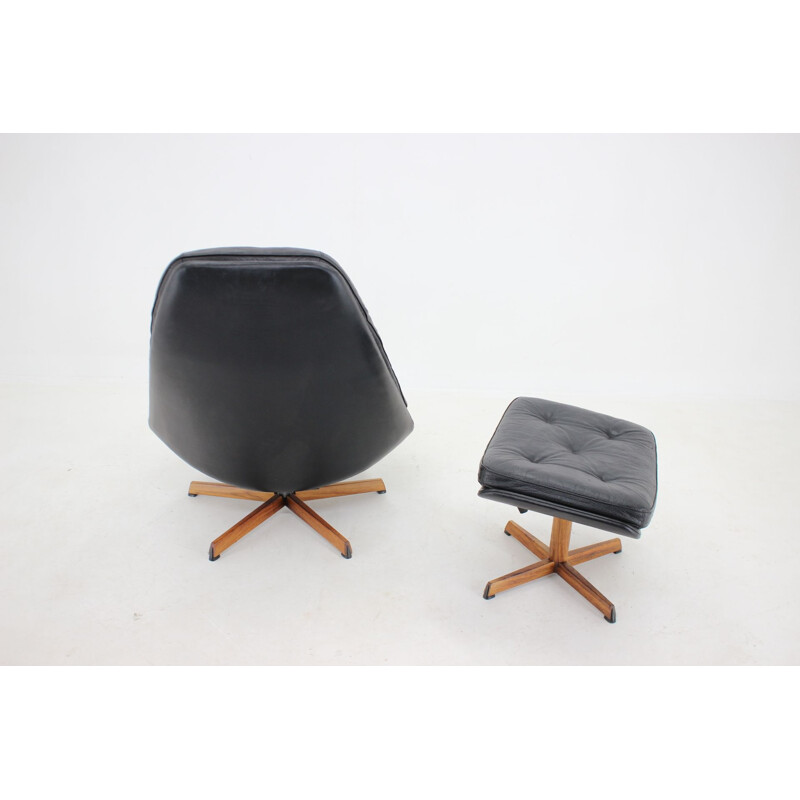 Sillón reclinable vintage de cuero negro y reposapiés de Madsen y Schubell, Dinamarca 1960