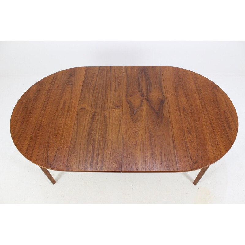 Scandinavian round extendable dining table in teak - 1960s