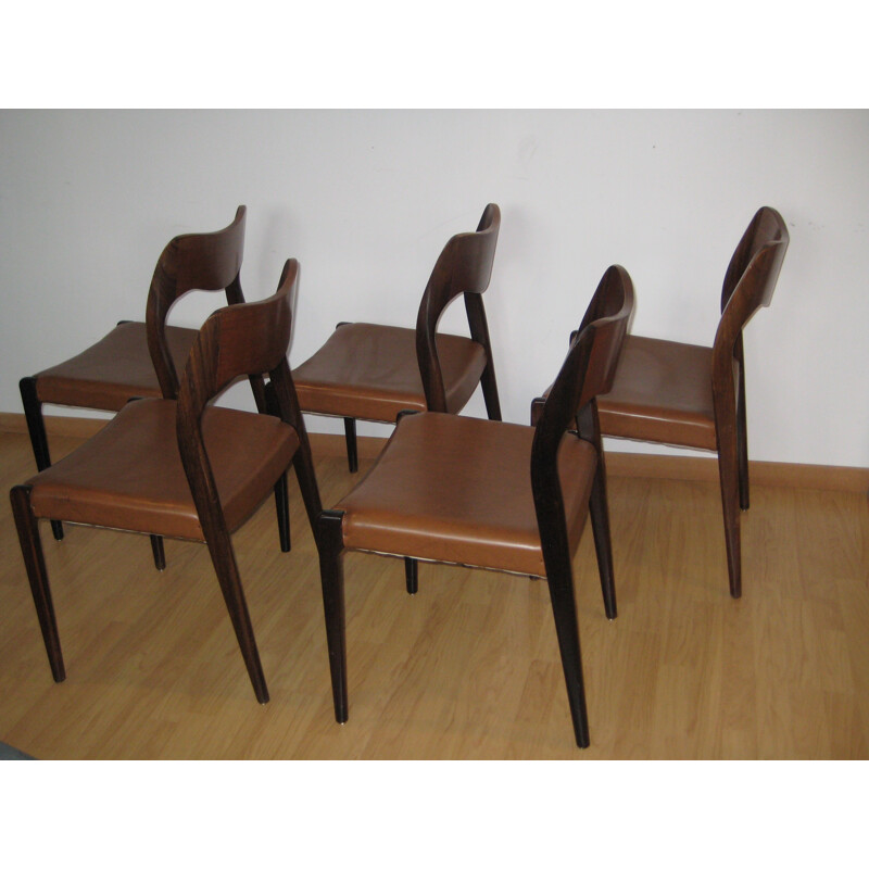 Set of 5 Scandinavian dining chairs in solid rosewood, Niels O. MOLLER - 1950s