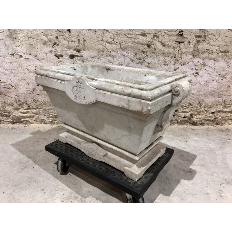 Vintage molded marble planter, 1700