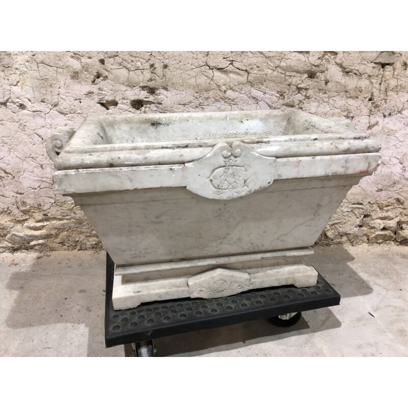 Vintage molded marble planter, 1700