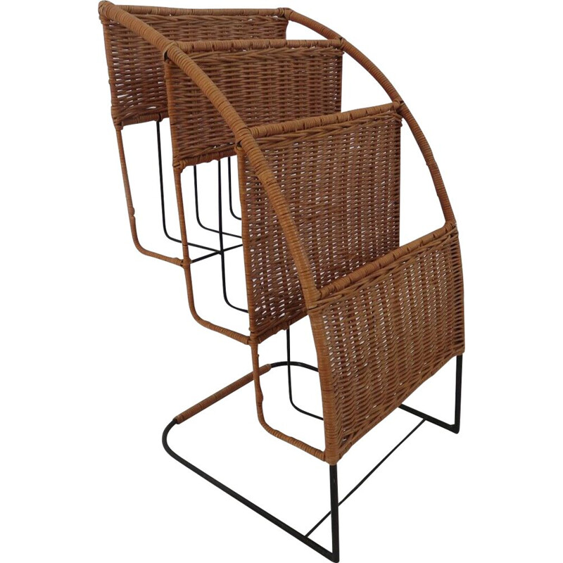 Vintage magazine rack in rattan and black lacquered metal, France 1950