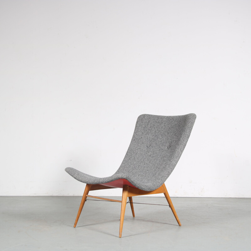 Chaise vintage avec pieds en bois par Miroslav Navratil pour Cesky Nabytek, Tchécoslovaquie 1959