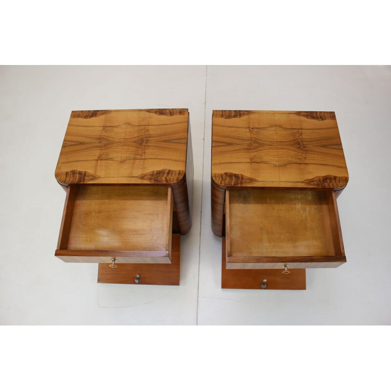 Paire de tables de chevet vintage en bois par Jindrich Halabala, Tchécoslovaquie 1950