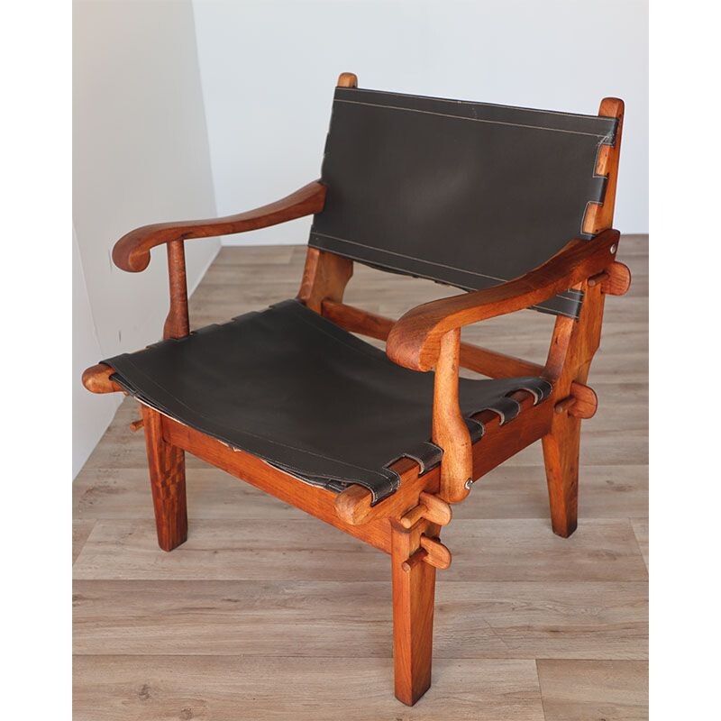 Sillón vintage de madera y cuero de Ángel Pazmino, 1960