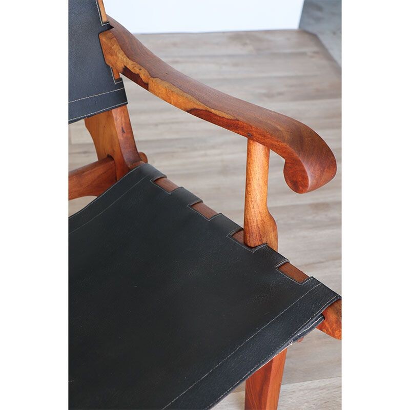 Vintage houten en lederen fauteuil van Angel Pazmino, 1960