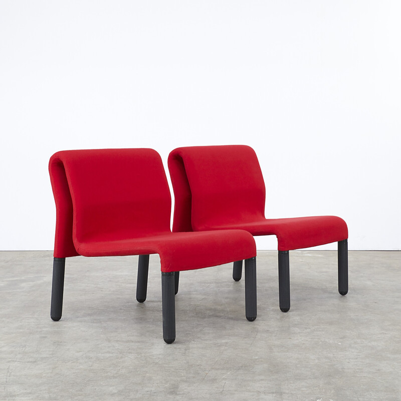 Pair of red lounge chairs in fabric - 1980s