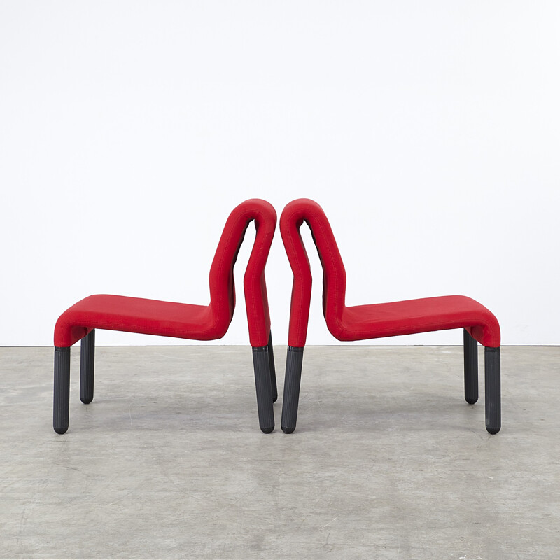 Pair of red lounge chairs in fabric - 1980s