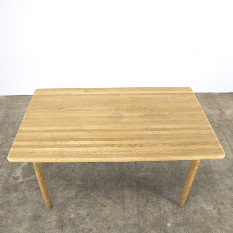 Table à repas J. L. Møller en chêne fumé, Niels Otto MØLLER - 1960