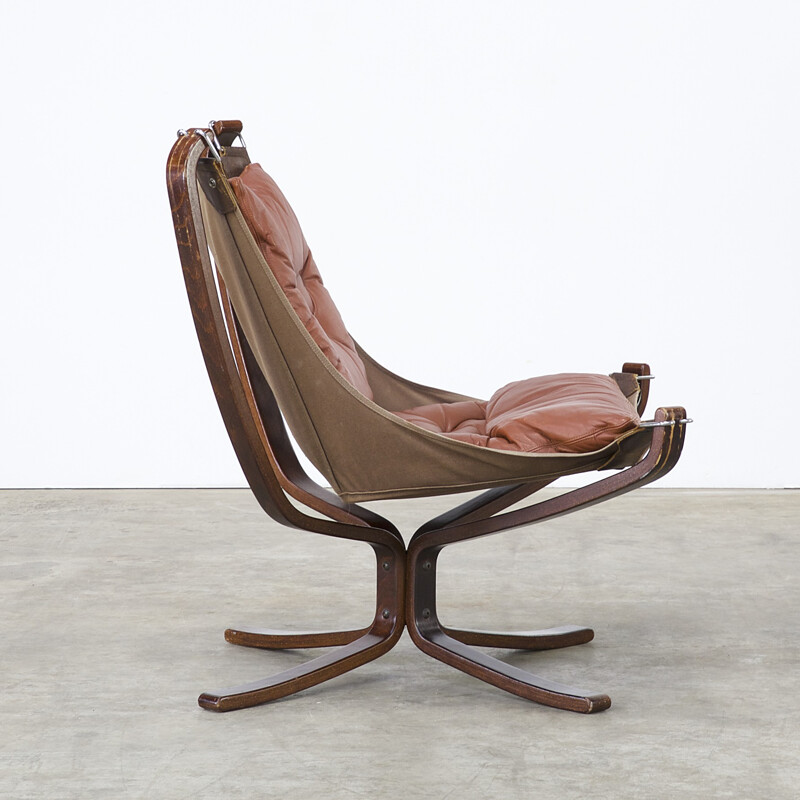 Vatne Mobler "Falcon Sling" armchair in brown leather, Sigurd RESSELL - 1970s