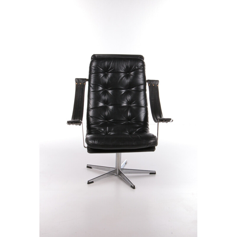 Vintage black cowhide leather swivel armchair by Geoffrey Harcourt for Artifort, 1960s