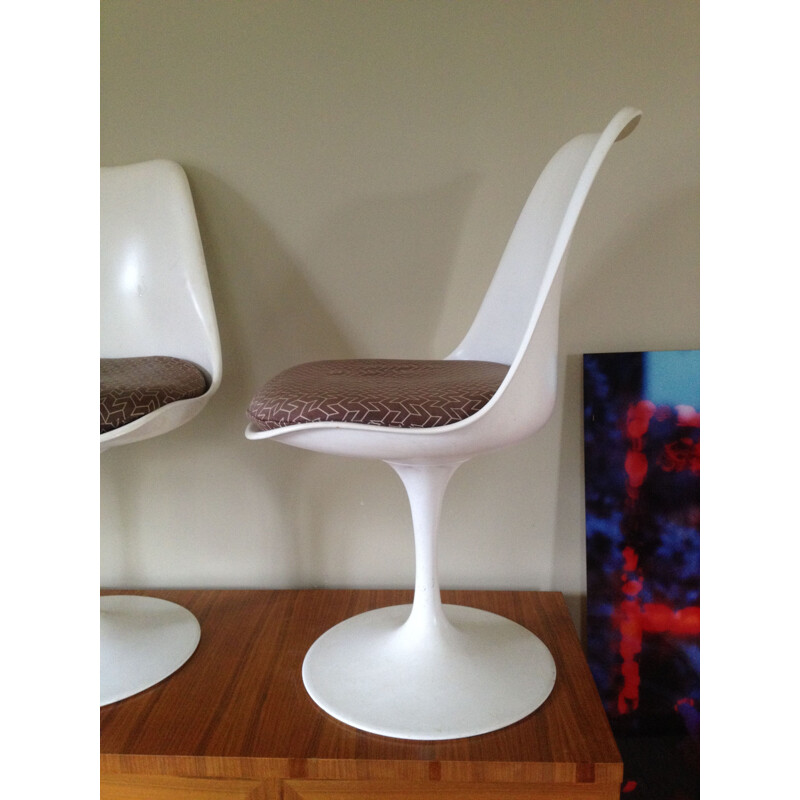 Set of 4 vintage Tulip chairs by Eero Saarinen for Knoll