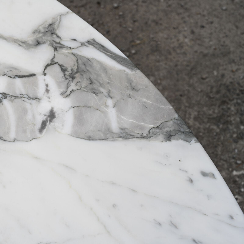 Mesa de mármore Arabesacto vintage da Oval Saarinen para a Knoll International, 2018