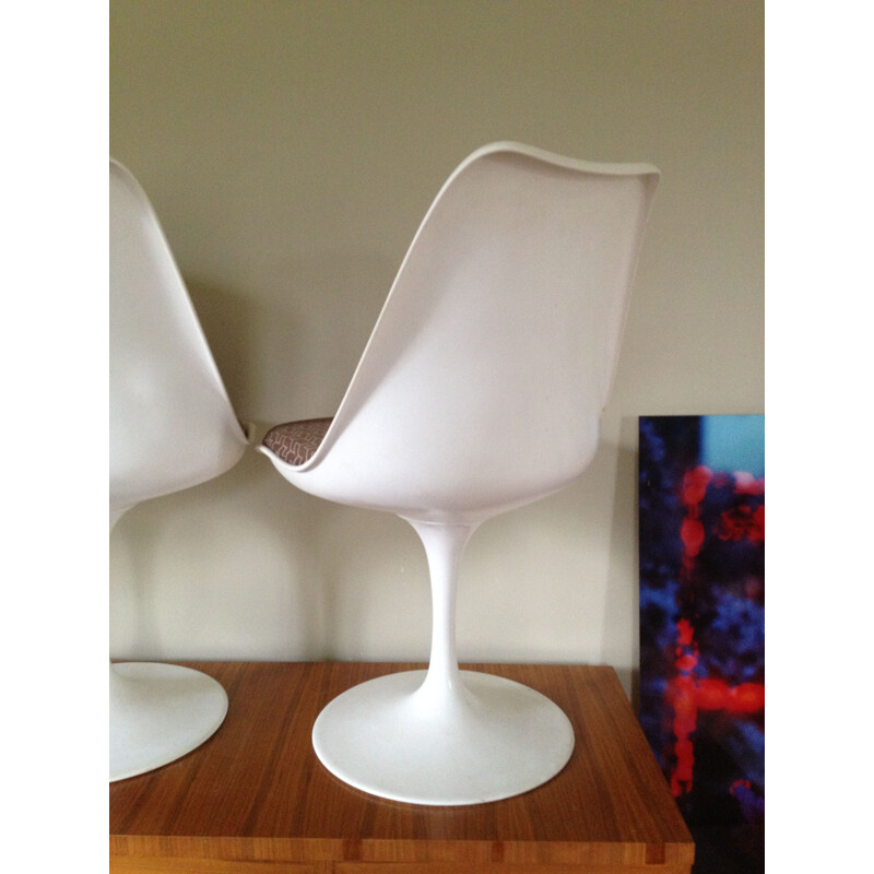 Set of 4 vintage Tulip chairs by Eero Saarinen for Knoll