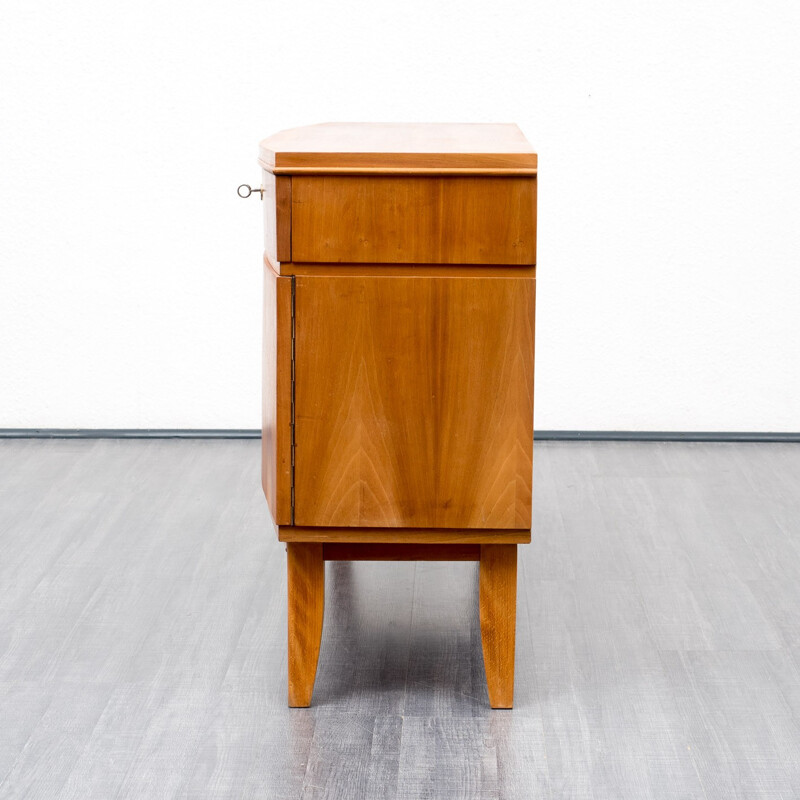 Double-door sideboard in walnut veneer - 1950s