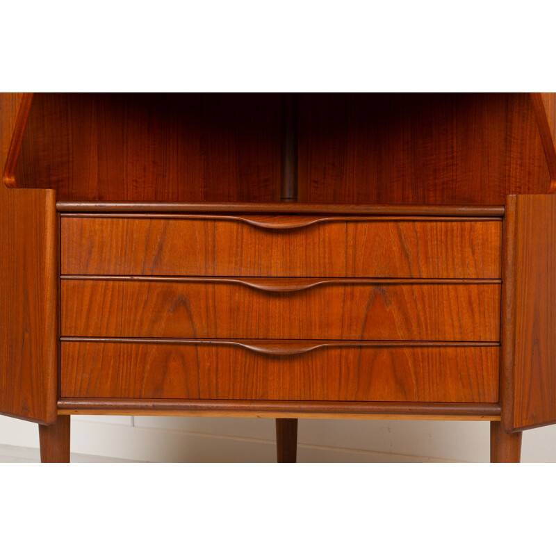 Mobile angolare danese d'epoca in teak con dry bar, 1960