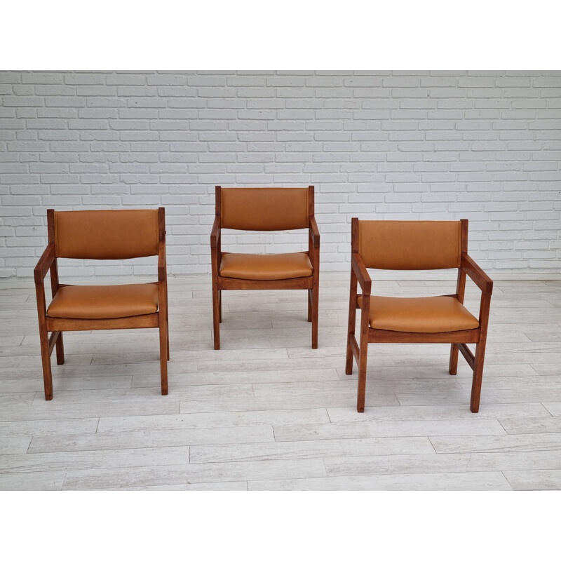 Set of 3 vintage armchairs in leather and beech wood by H.J.Wegner, 1960s