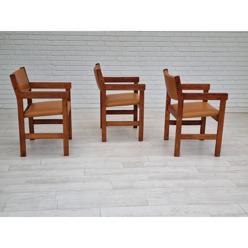 Set of 3 vintage armchairs in leather and beech wood by H.J.Wegner, 1960s